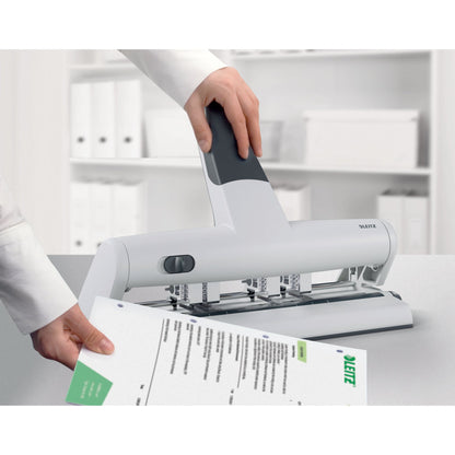 Leitz Mehrfachlocher AKTO 30 Bl. (80 g/m²) 8cm Aluminiumdruckguss/Kunststoff hellgrau