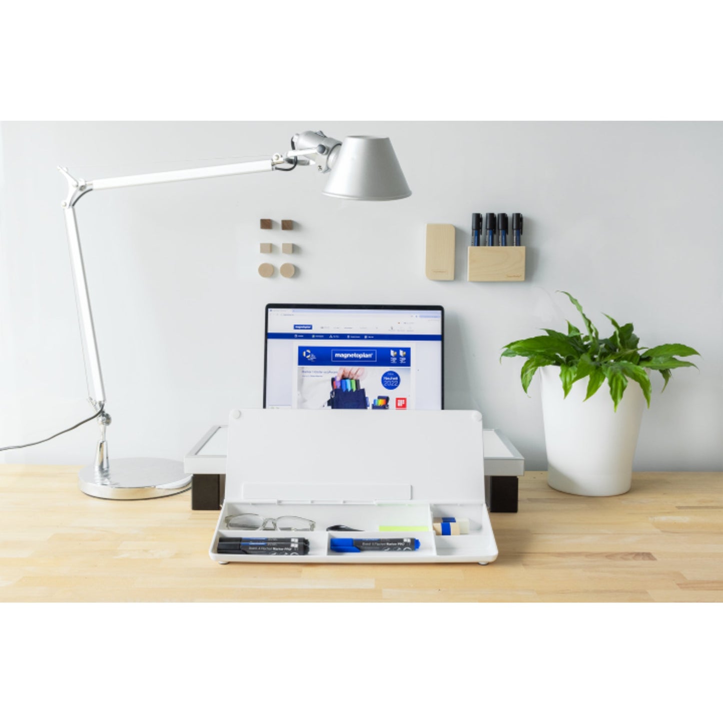magnetoplan® Memoboard Desk-Organizer 42 x 5,6 x 18 cm (B x H x T) inkl. schwarzer Boardmarker mit Löschfunktion ABS Kunststoff/Glas weiß
