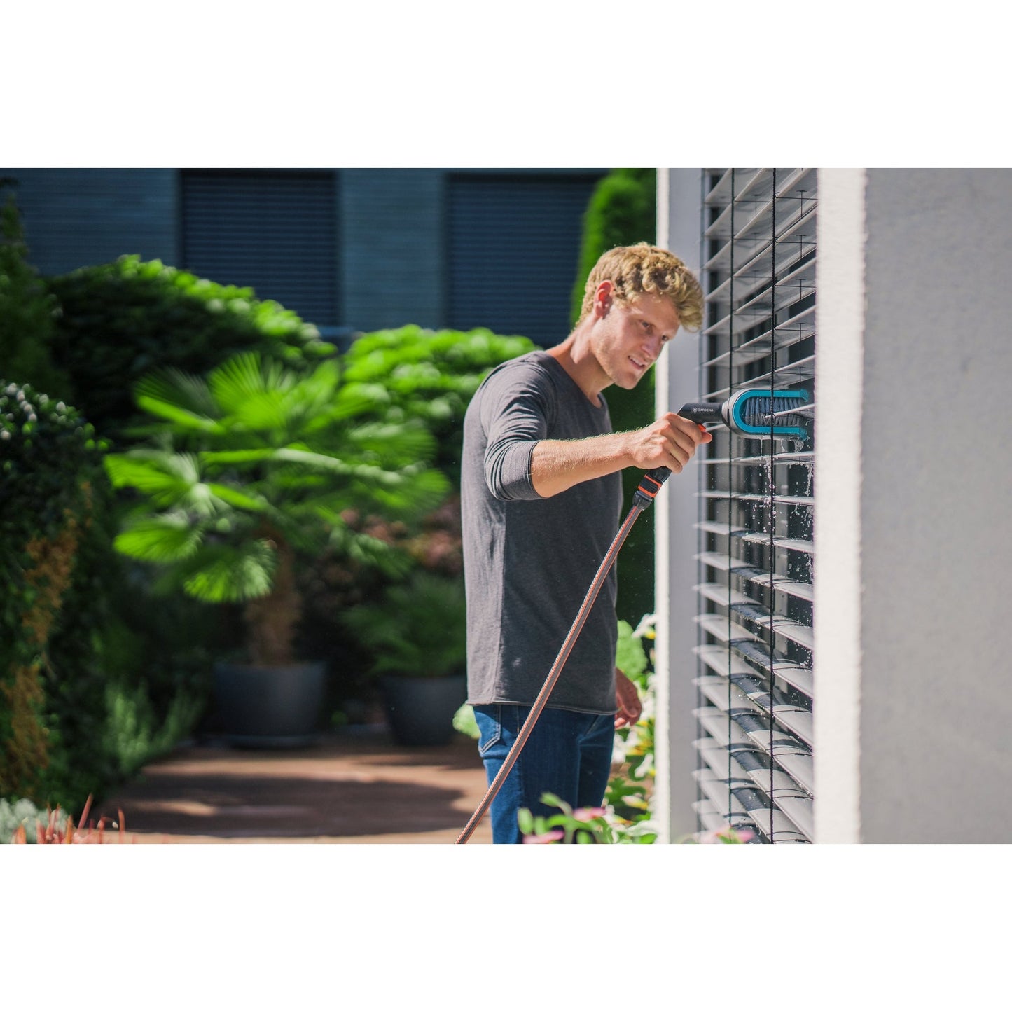 GARDENA Jalousienbürste Cleansystem C- oder Z-Lamellen 90° optionales Zubehör: Gardena Wasserschlauch (18411-20, 04647-20, 18450-20, 18445-20, 18457-20, 18490-20)